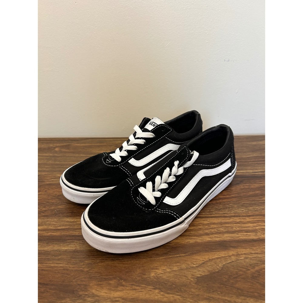 Vans Ward Low Top Black White Suede Canvas Skate Shoes Kids Youth 6.5